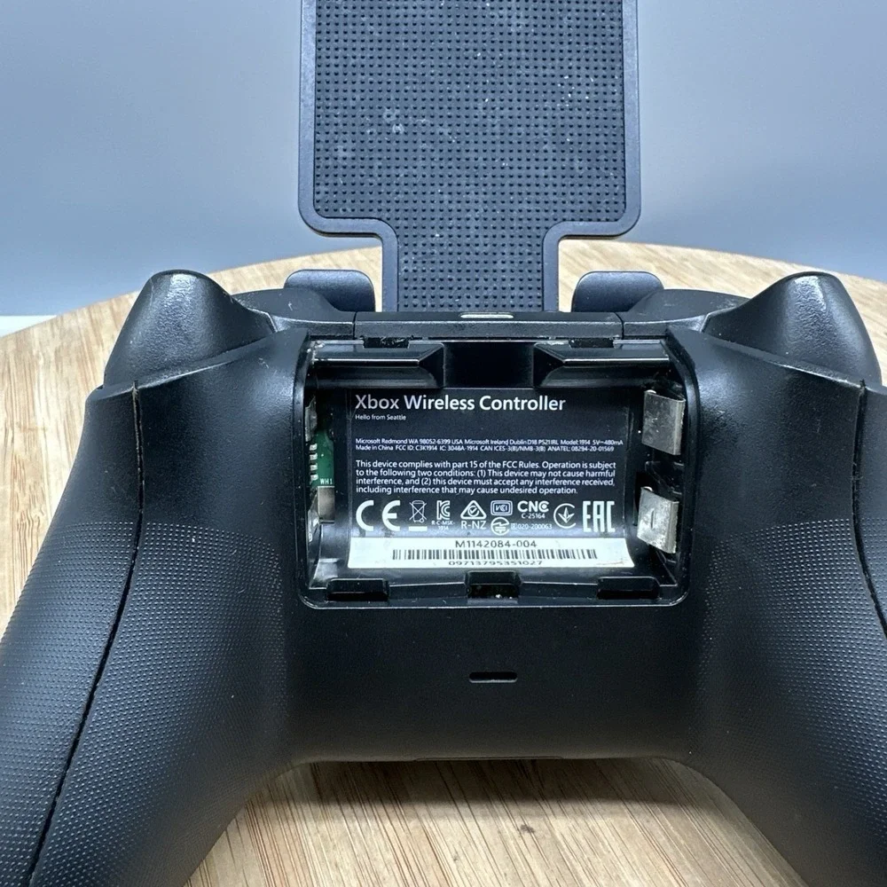 Microsoft Xbox Series X|S Wireless Controller Model 1914 Black -NO BATTERY COVER